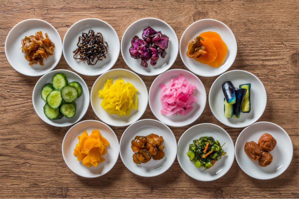 Japanese Cuisine in Singapore : Enjoy a journey through Japanese cuisine, from time-honored recipes to innovative adaptations.