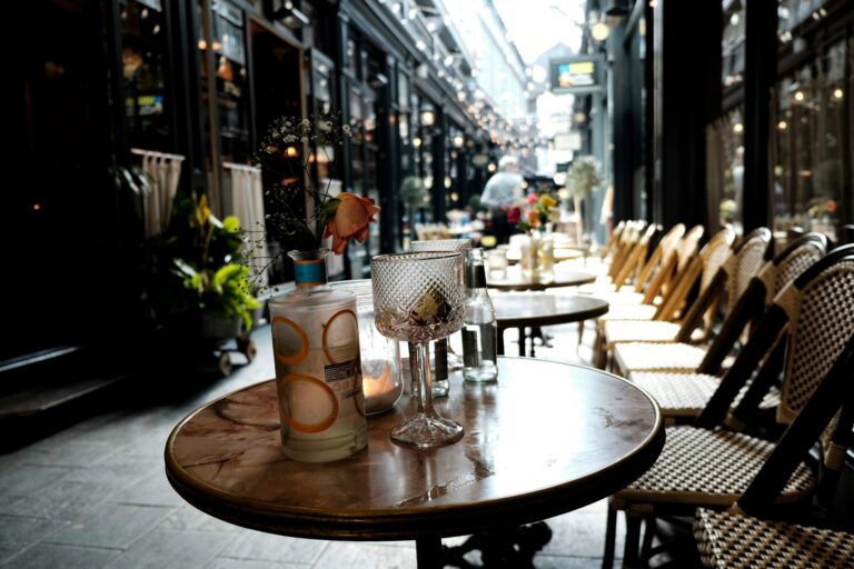 SG Dining Guide - Best Restaurants in Singapore showcasing the city’s top dining experiences.