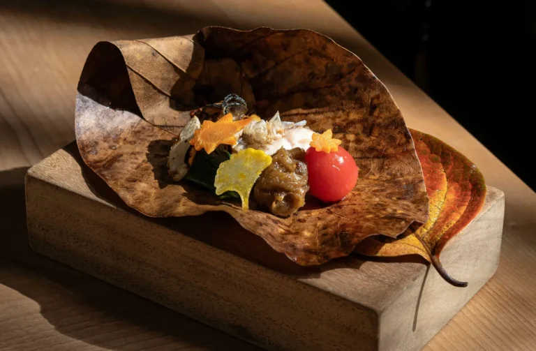 Japanese Cuisine in Singapore : Savor traditional sushi crafted with precision, balancing flavors in every bite.