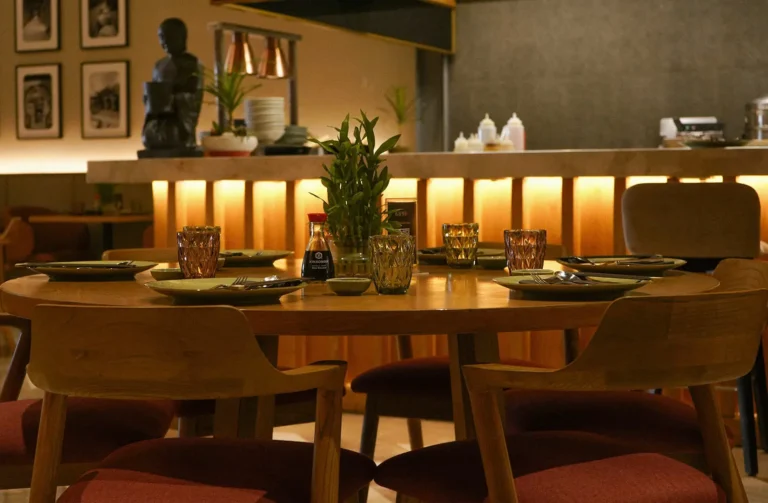 Japanese Cuisine in Singapore : Enjoy a memorable meal where minimalist decor and attentive service enhance every bite.