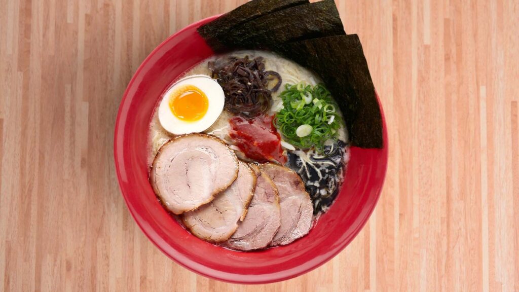 Japanese Cuisine in Singapore : Enjoy thick, chewy udon noodles in a light and savory broth at local eateries.