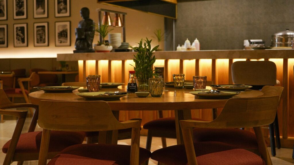 Japanese Cuisine in Singapore : Enjoy a memorable meal where minimalist decor and attentive service enhance every bite.