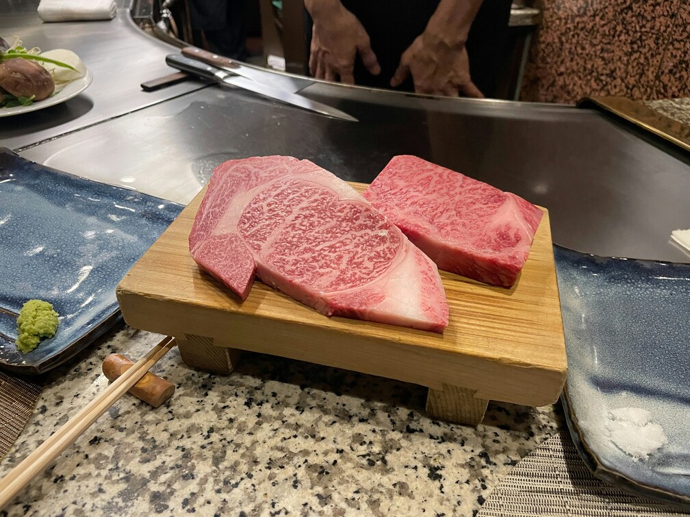 Japanese Cuisine in Singapore : Enjoy wagyu prepared as steak, shabu-shabu, or grilled yakiniku-style in Singapore restaurants.