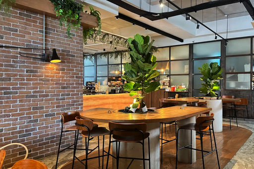 Pet-friendly Restaurant Singapore : Relaxed café setting designed for pet lovers