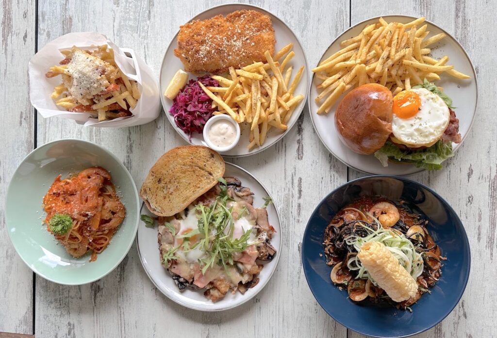 Pet-friendly Restaurant Singapore : Special “Pet’s Delite” menu with healthy, gluten-free treats