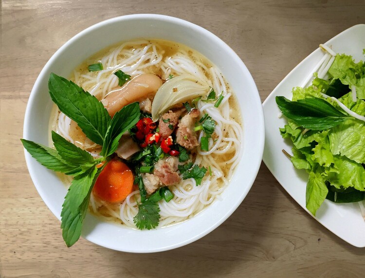 Vietnamese Cuisine in SG: Fresh herbs, rice noodles, and vibrant flavors in every dish